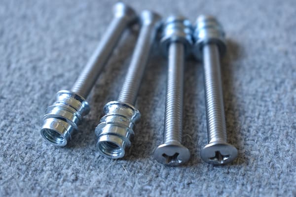 M5 45 mm screws for Fender tyle guitars with bigger neck screws (closeup)