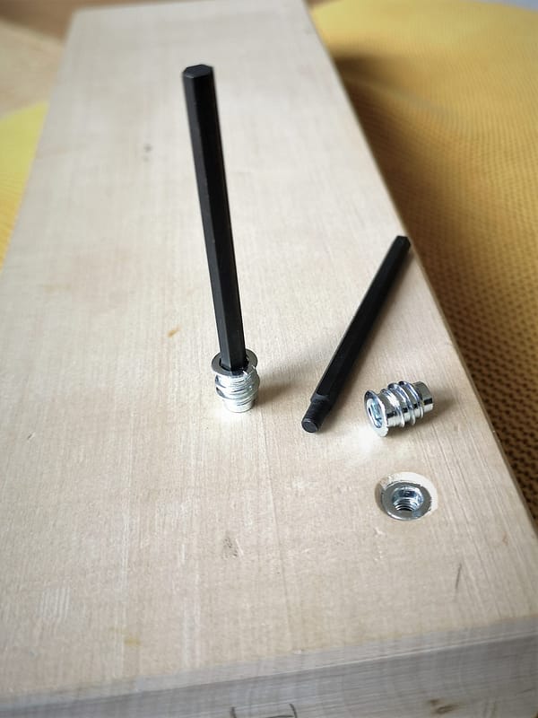 Mounting tool for threaded Inserts